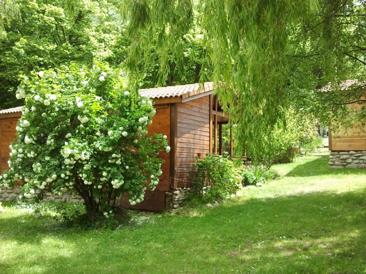 Les Chalets Quazemi A Casteil المظهر الخارجي الصورة